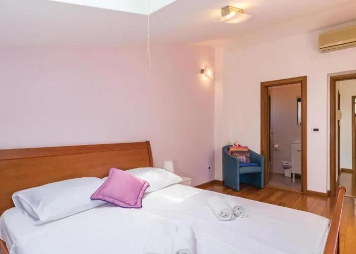 Veruda By Guide * Pula